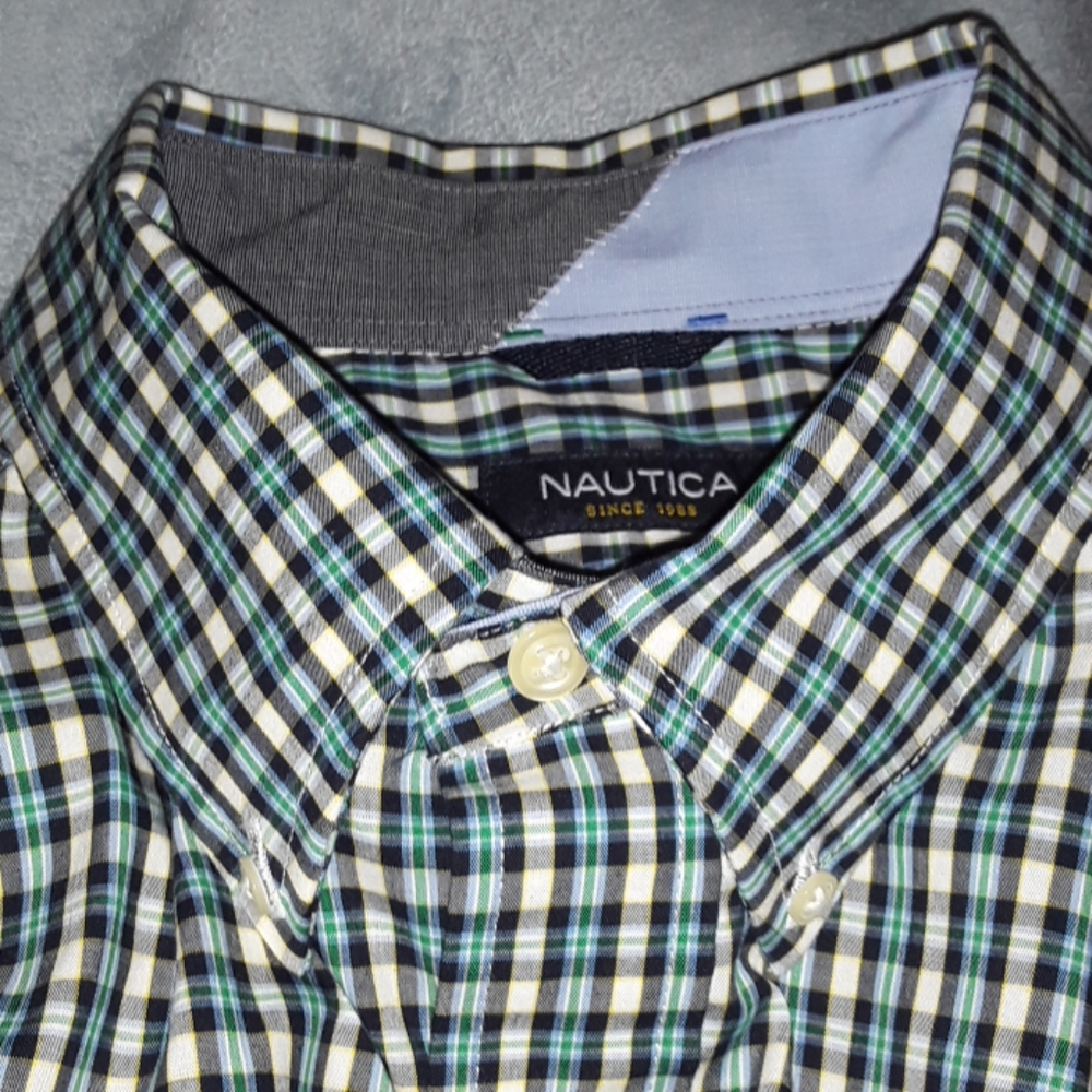 Nautica button down - Picture 2 of 5